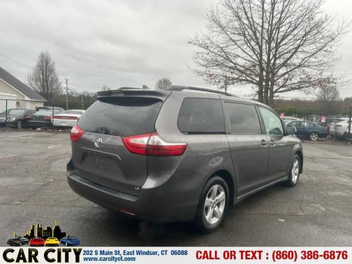 2018 Toyota Sienna LE