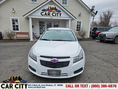 White 2014 Chevrolet Cruze LS