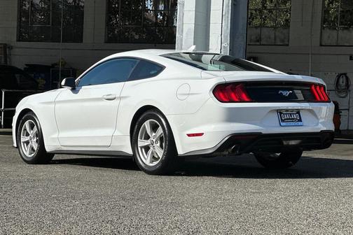 2022 Ford Mustang EcoBoost