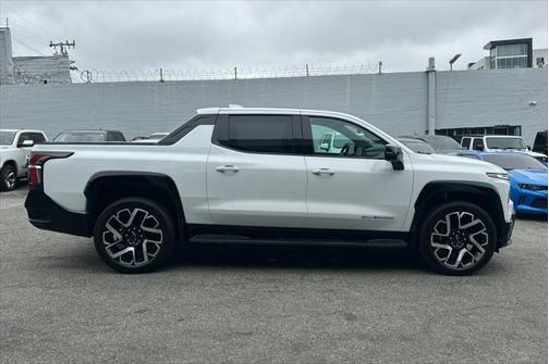 2024 Chevrolet Silverado EV First-Edition RST 4WD