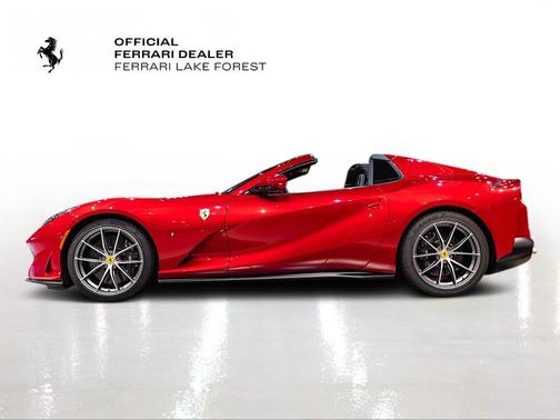 2022 Ferrari 812 GTS Base