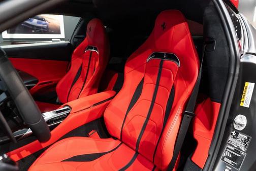 2025 Ferrari 12Cilindri Base