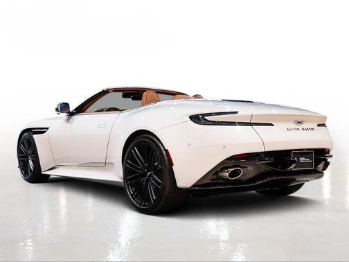 2024 Aston Martin DB12 Volante