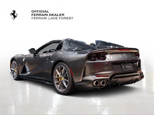 2022 Ferrari 812 GTS Base