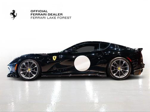2023 Ferrari 812 Competizione 
