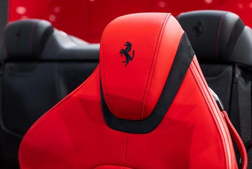 Nero 2024 Ferrari Roma Spider Roma Spider