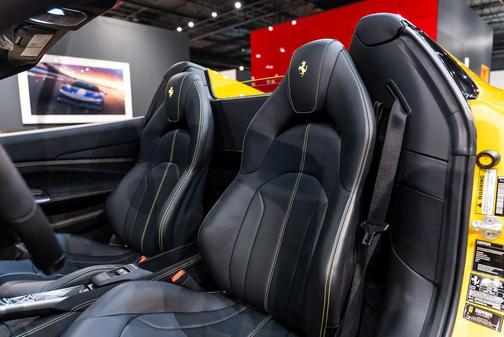 Giallo Modena 2021 Ferrari F8 Spider Base