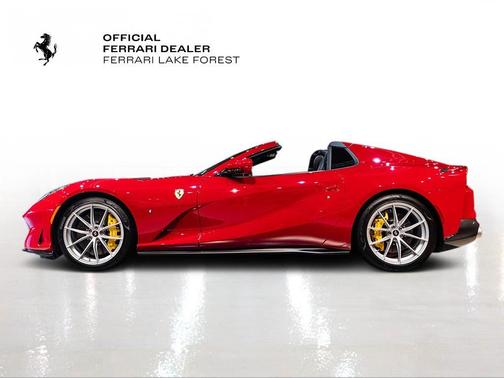2022 Ferrari 812 GTS Base