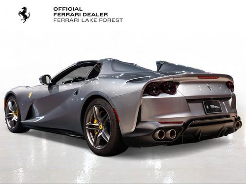 Grigio Titanio Metallic 2023 Ferrari 812 GTS Base