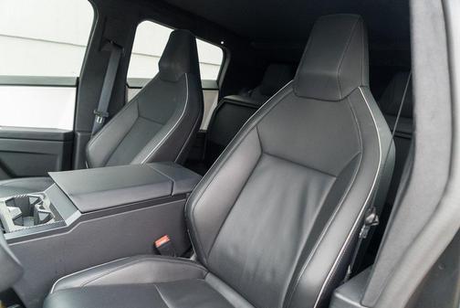 2024 Tesla Cybertruck Cyberbeast