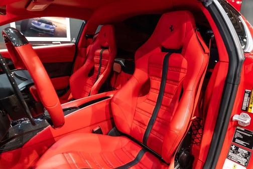 2022 Ferrari 812 Competizione 