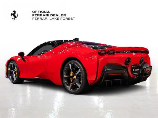 2023 Ferrari SF90 Stradale Base