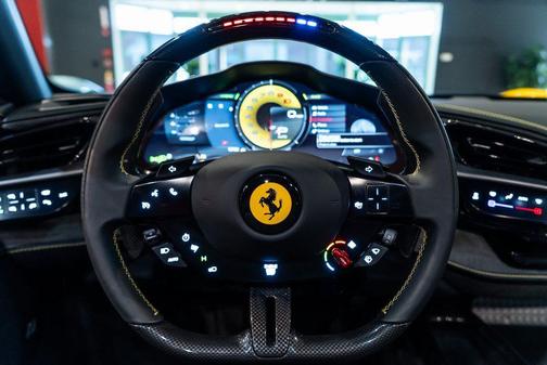 Verde Pino 2024 Ferrari SF90 Spider Base