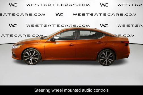 Sunset Drift Chromaflair 2022 Nissan Altima SR FWD
