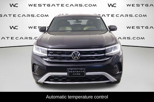 Deep Black Pearl 2022 Volkswagen Atlas Cross Sport 3.6L V6 SE w/Technology