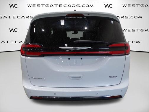 2024 Chrysler Pacifica Touring-L
