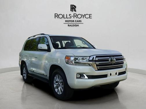 2016 Toyota Land Cruiser V8