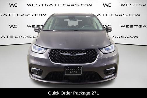 Granite Crystal Metallic Clearcoat 2023 Chrysler Pacifica Touring L