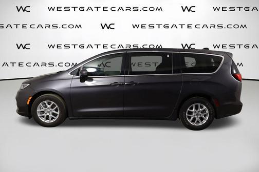 Granite Crystal Metallic Clearcoat 2023 Chrysler Pacifica Touring L