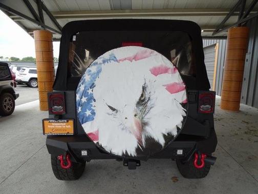 Photo 4 of 29 of 2017 Jeep Wrangler Unlimited Sahara