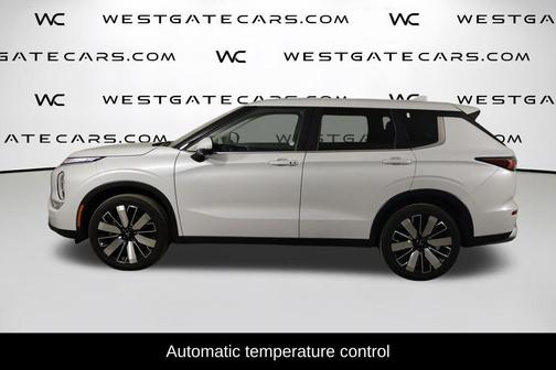 White Diamond 2025 Mitsubishi Outlander SE