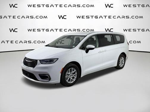 Bright White Clearcoat 2023 Chrysler Pacifica Touring L