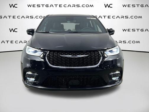 Diamond Black Crystal Pearlcoat 2026 Chrysler Pacifica L