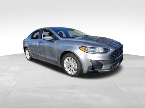 Photo 1 of 33 of 2020 Ford Fusion SE