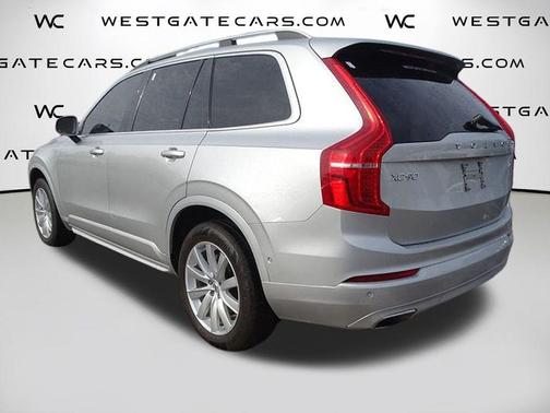 2018 Volvo XC90 T6 Momentum