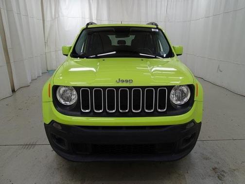 Photo 2 of 35 of 2017 Jeep Renegade Latitude