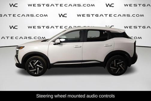 Aspen White Tricoat 2025 Nissan Kicks SV
