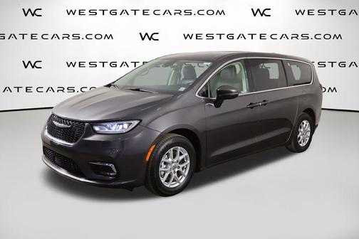 Granite Crystal Metallic Clearcoat 2023 Chrysler Pacifica Touring L