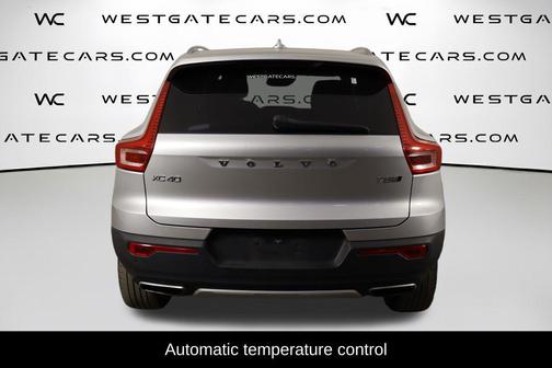 Bright Silver Metallic 2019 Volvo XC40 T5 Inscription