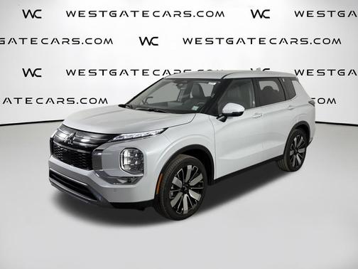 Alloy Silver Metallic 2025 Mitsubishi Outlander SE