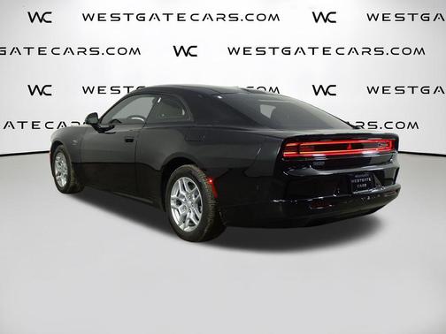 Diamond Black Crystal Pearlcoat 2025 Dodge Charger Daytona R/T