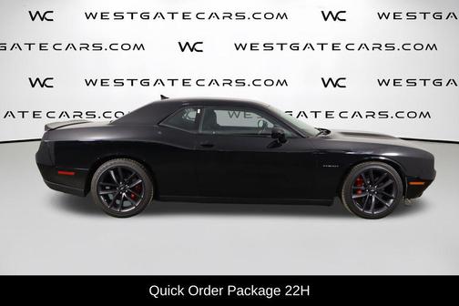 Pitch Black Clearcoat 2022 Dodge Challenger R/T