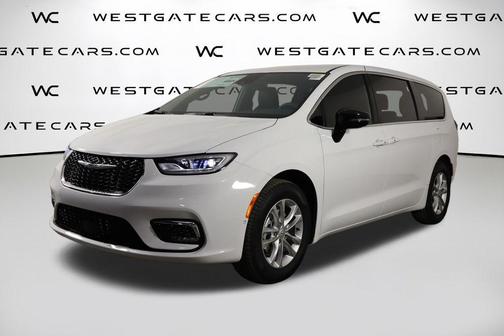 Bright White Clearcoat 2026 Chrysler Pacifica L