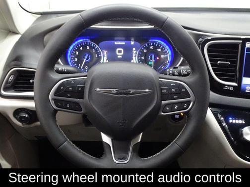 2024 Chrysler Pacifica Touring-L