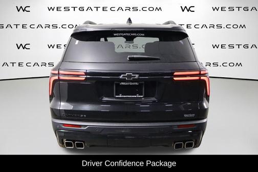 Mosaic Black Metallic 2025 Chevrolet Traverse LT