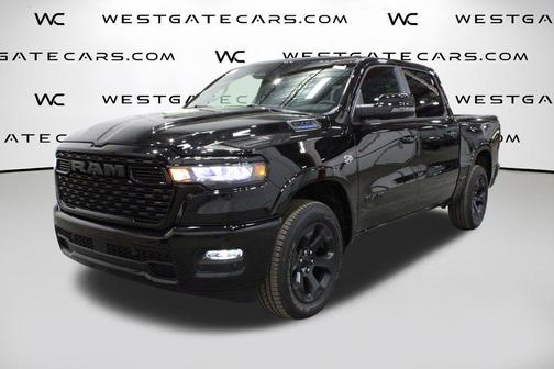 Diamond Black Crystal Pearlcoat 2026 RAM 1500 Big Horn/Lone Star