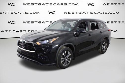 Midnight Black Metallic 2023 Toyota Highlander XLE