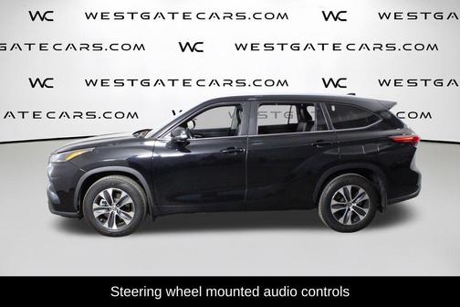 Midnight Black Metallic 2023 Toyota Highlander XLE