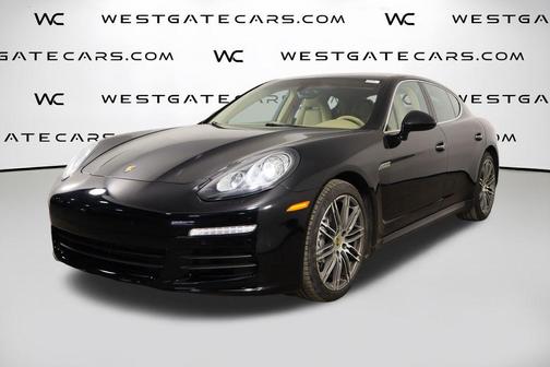 2016 Porsche Panamera 