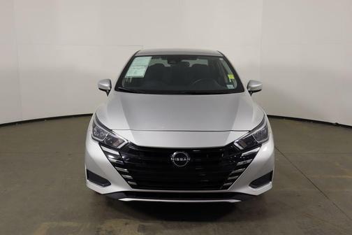 2023 Nissan Versa 1.6 SV