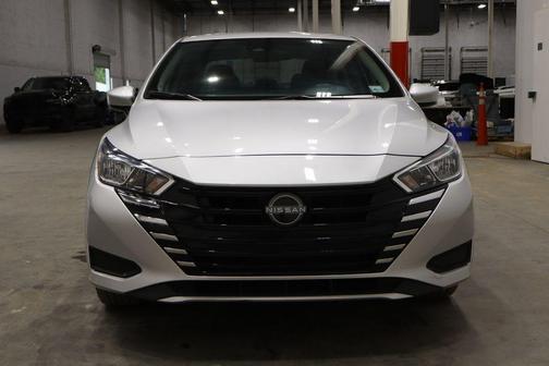 2023 Nissan Versa 1.6 SV