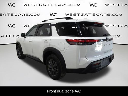 2024 Nissan Pathfinder SV