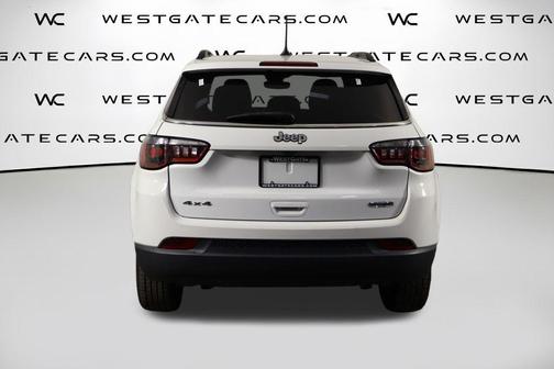 Bright White Clearcoat 2024 Jeep Compass Latitude