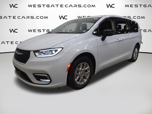 2024 Chrysler Pacifica Touring-L