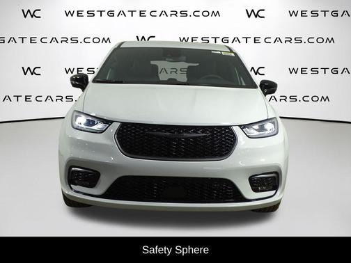 Bright White Clearcoat 2026 Chrysler Pacifica L