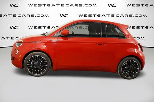 2024 FIAT 500e Base